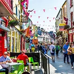 Luxury Modern Penthouse, Centre, Sleeps 6 * Galway