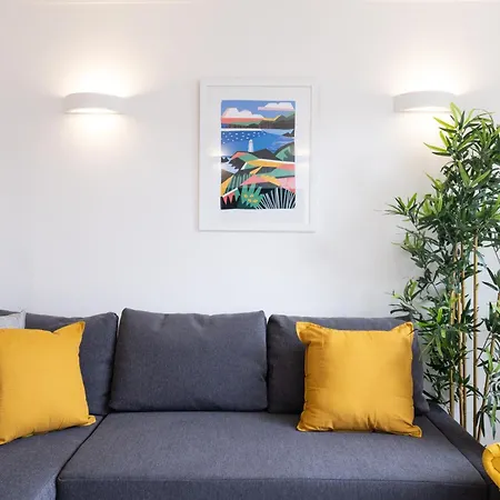 Apartment Luxury Modern Penthouse, Centre, Sleeps 6 *