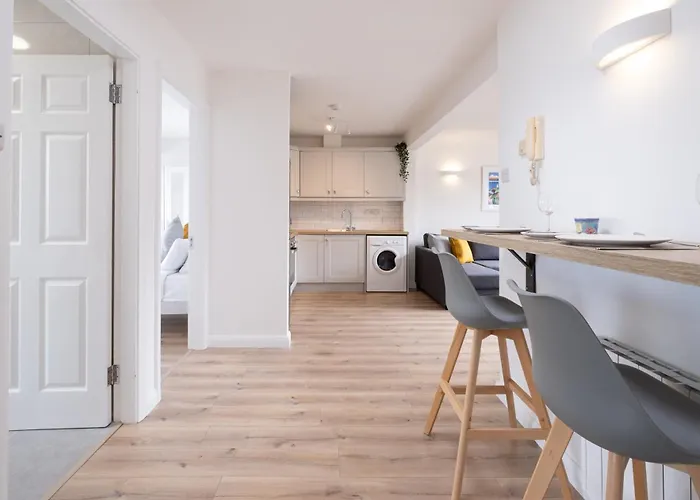 Luxury Modern Penthouse, Centre, Sleeps 6