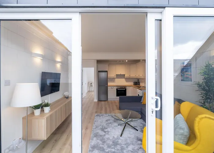 Luxury Modern Penthouse, Centre, Sleeps 6 Daire