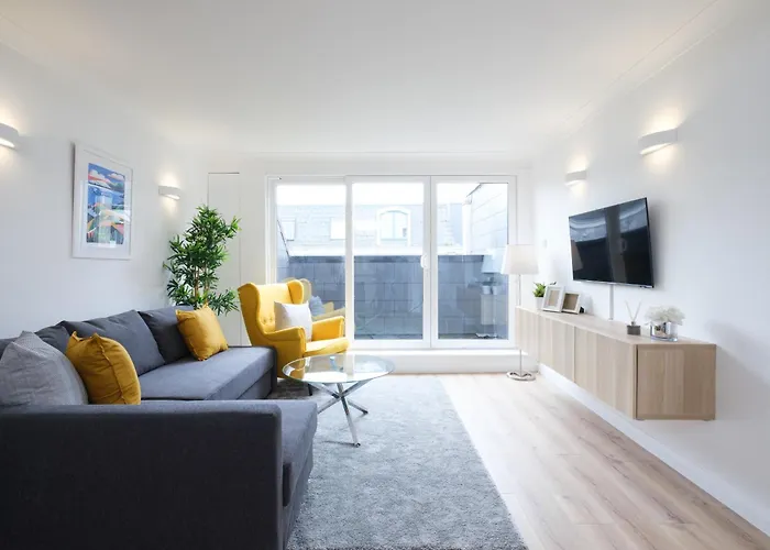 Daire Luxury Modern Penthouse, Centre, Sleeps 6