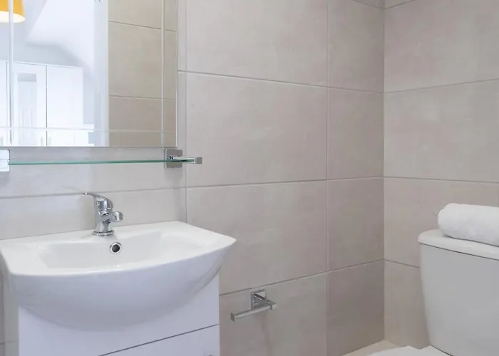 Daire Luxury Modern Penthouse, Centre, Sleeps 6