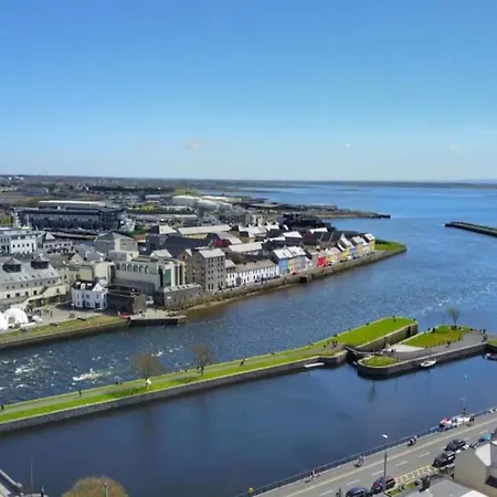 Daire Luxury Modern Penthouse, Centre, Sleeps 6